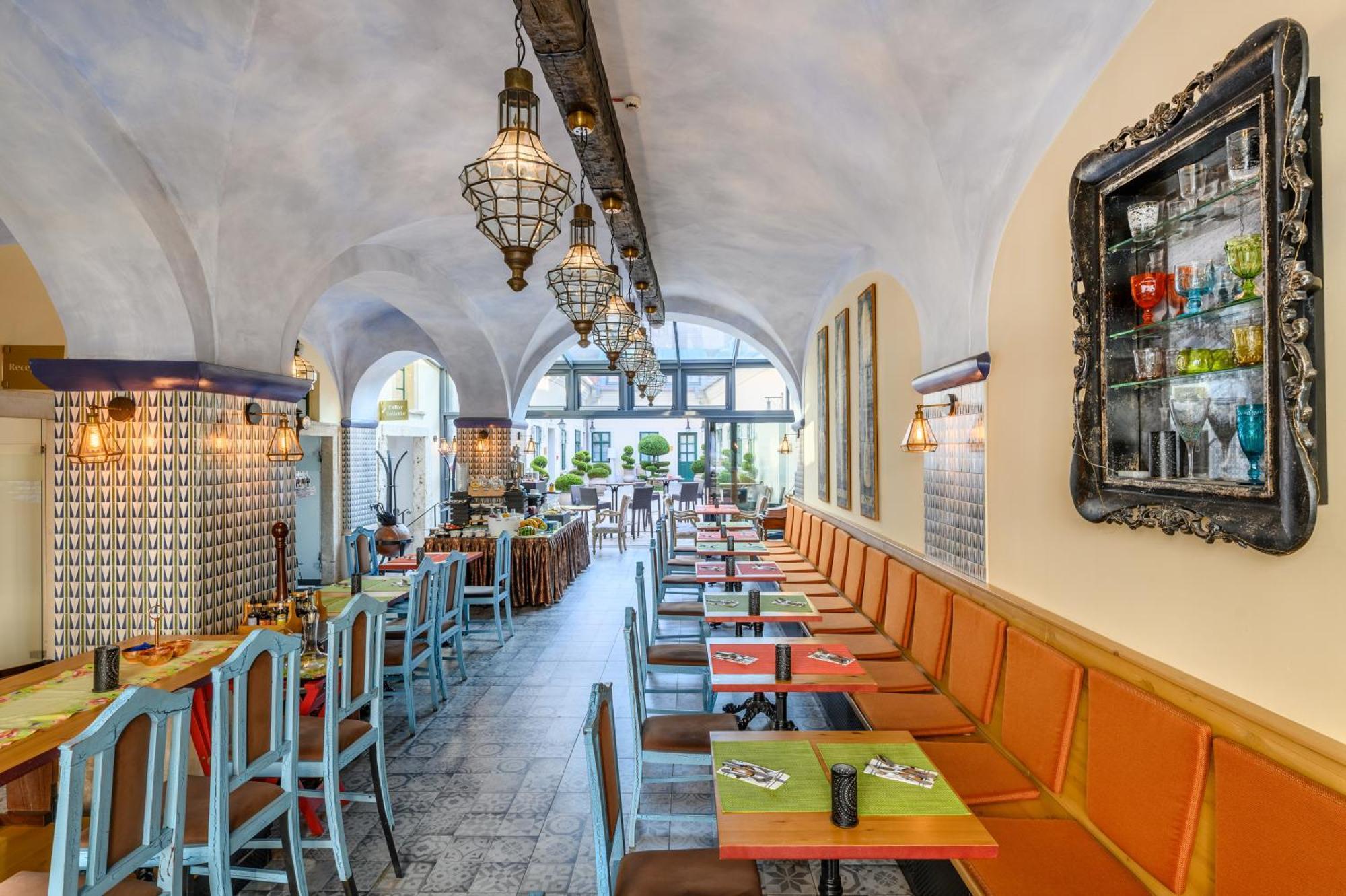 Maison Bistro & מלון 4*