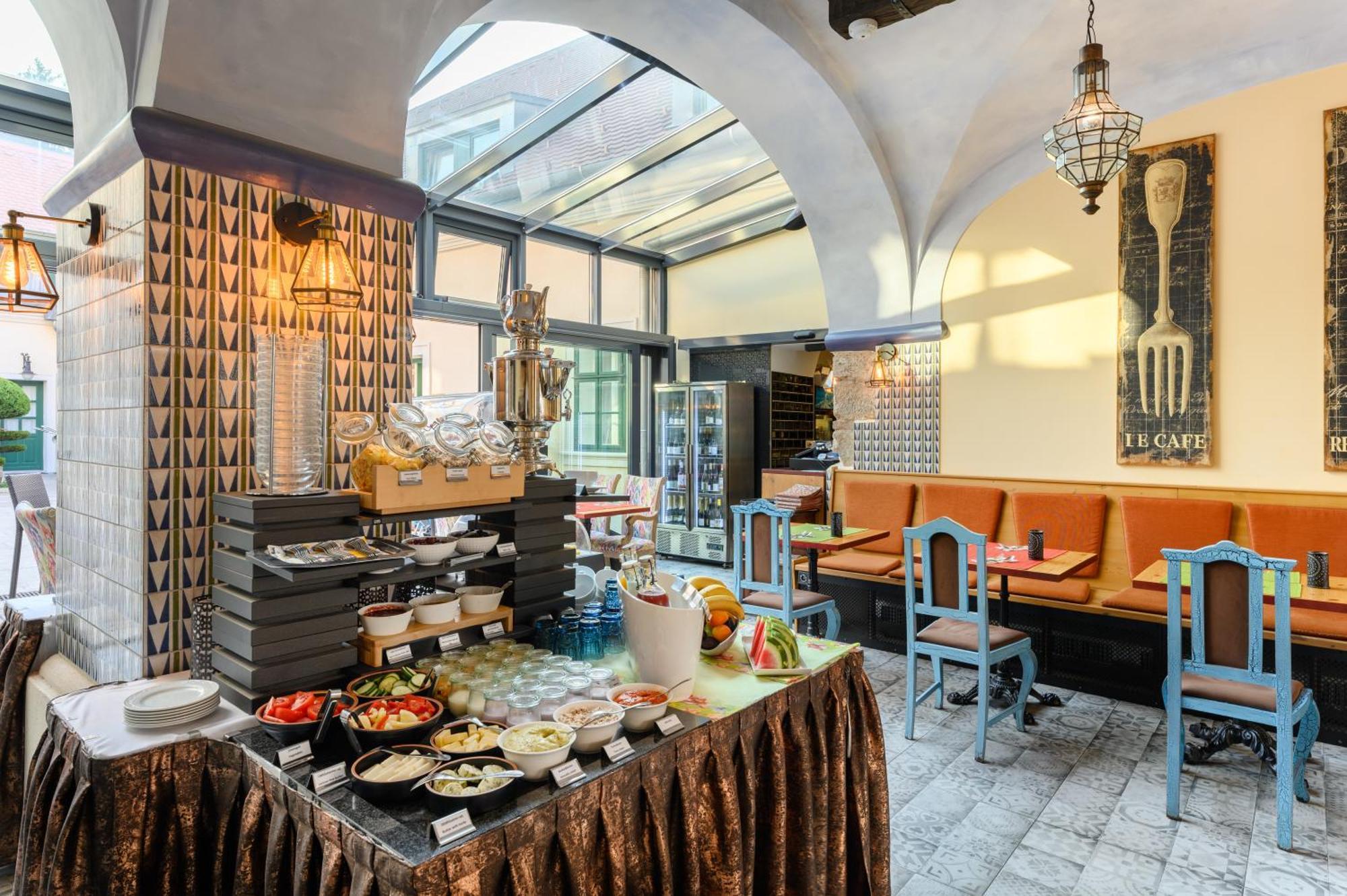 Maison Bistro & מלון 4*